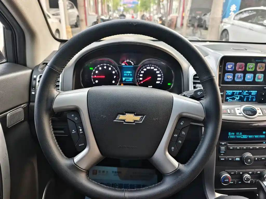 Chevrolet Captiva 2016 — фото 10