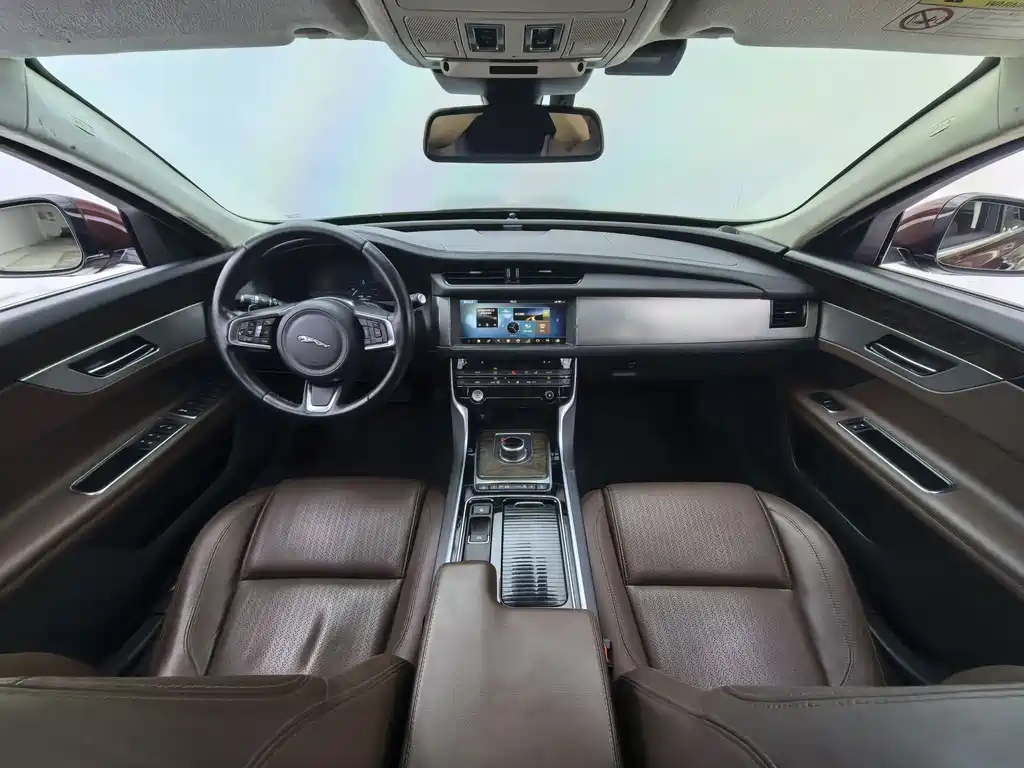 Jaguar XFL 2017 — фото 10