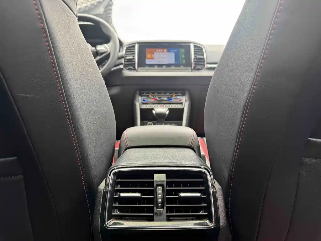 Skoda Karoq 2023 — фото 20