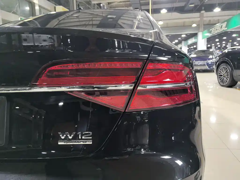 Audi A8 2015 — фото 11