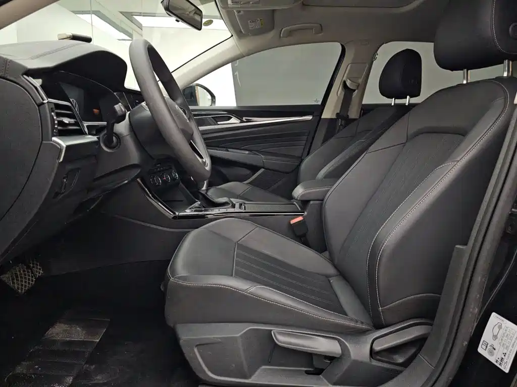 Volkswagen Passat 2025