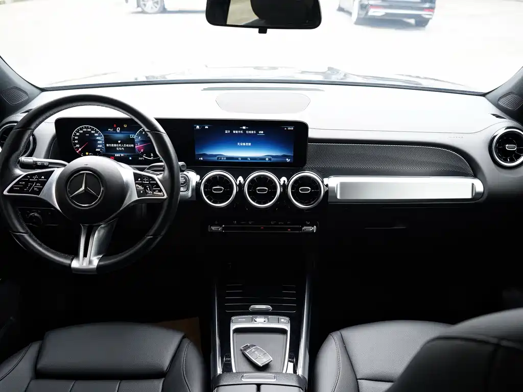 Mercedes-Benz GLB 2023 — фото 12