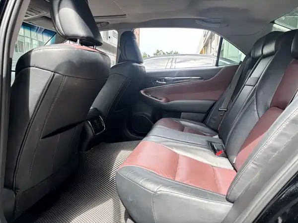 Toyota Crown 2019