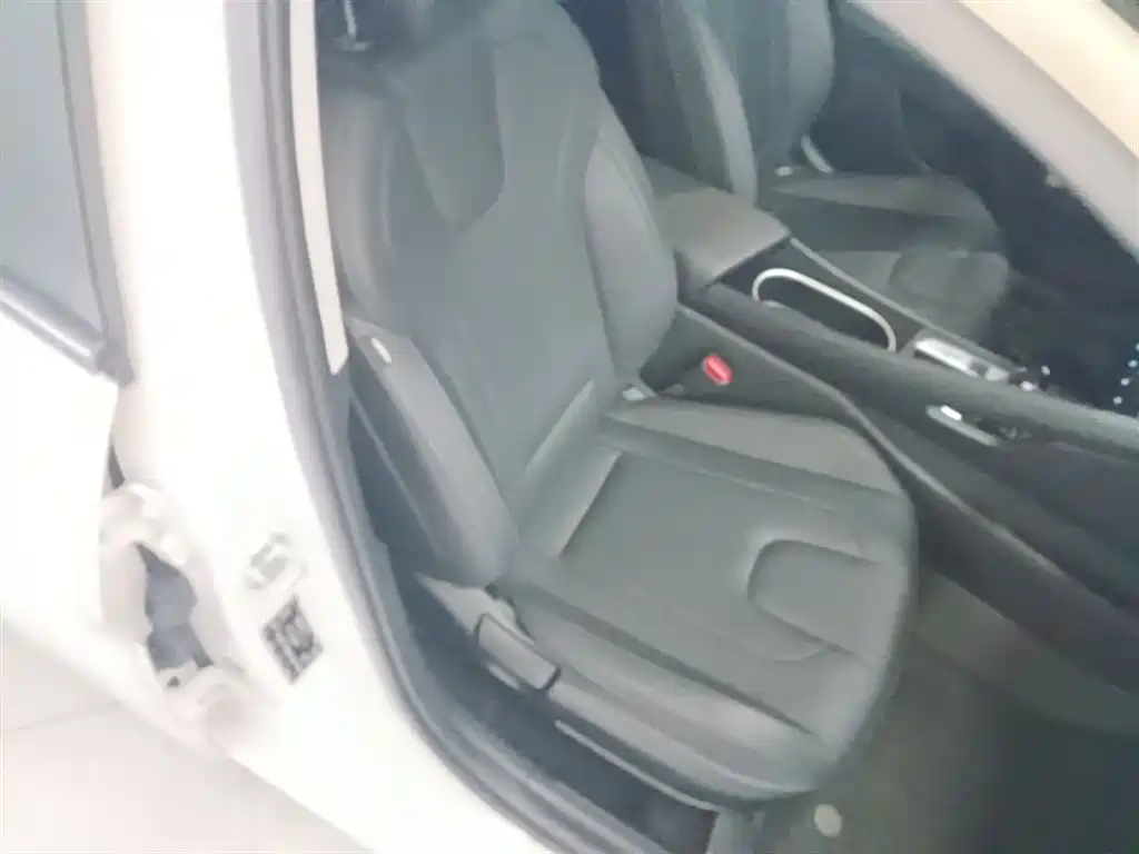 Hyundai Elantra 2022 — фото 25