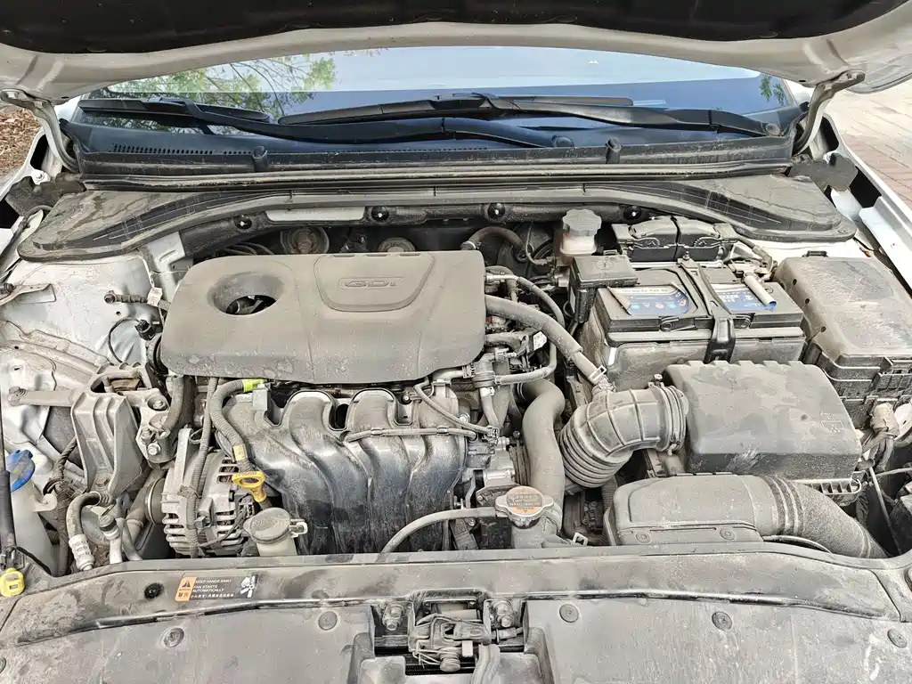 Hyundai Elantra 2018 — фото 12