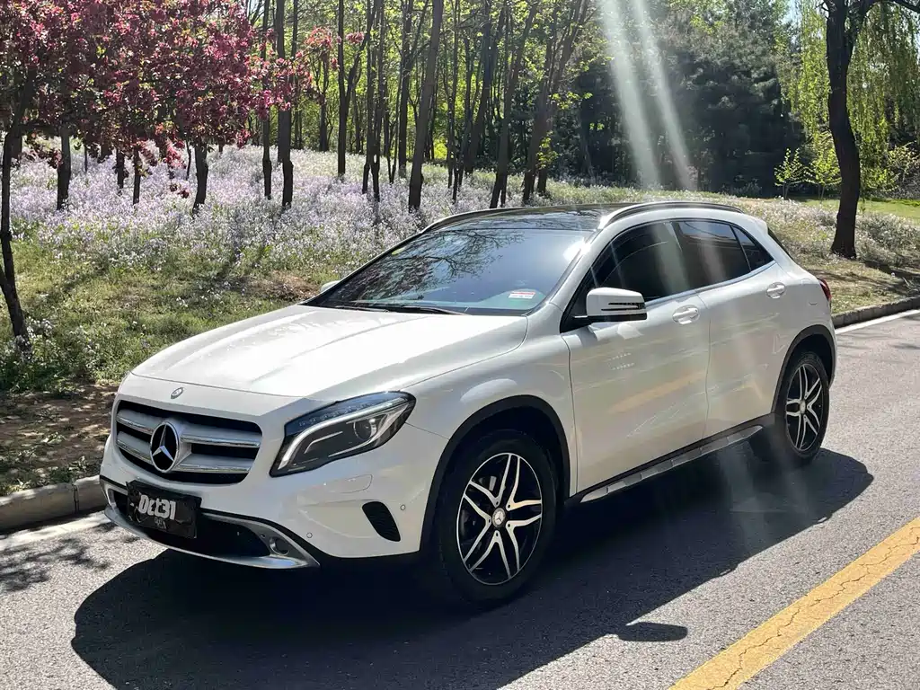 Mercedes-Benz GLA 2015