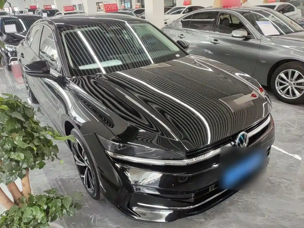 Volkswagen Magotan 2025