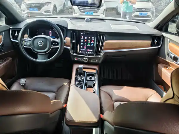Volvo S90 2021