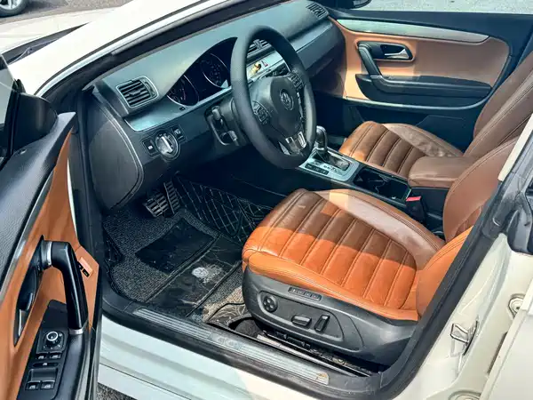 Volkswagen CC 2011
