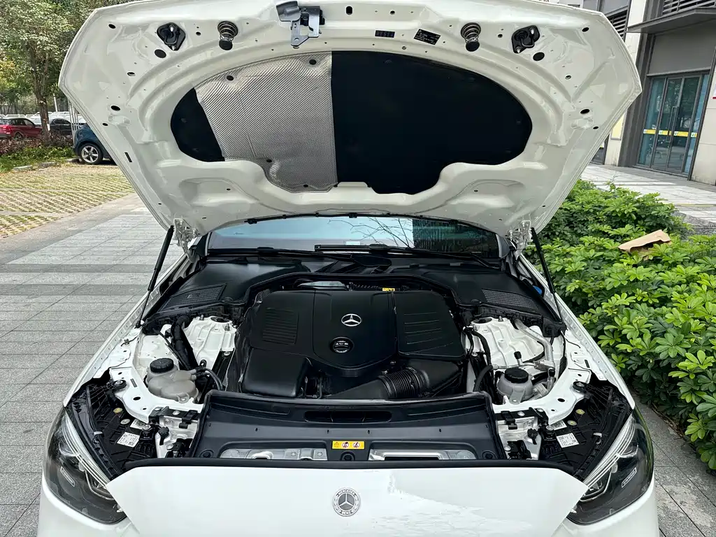 Mercedes-Benz C-Class 2023 — фото 18