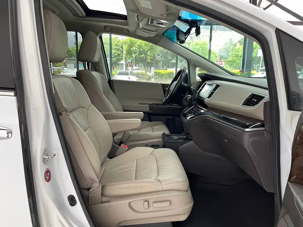 Honda Odyssey 2016 — фото 13