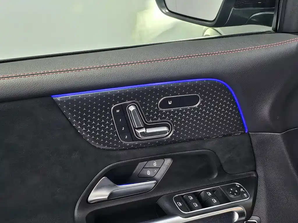Mercedes-Benz GLB AMG 2025 — фото 9