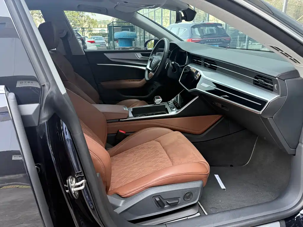 Audi A7L 2025 — фото 12