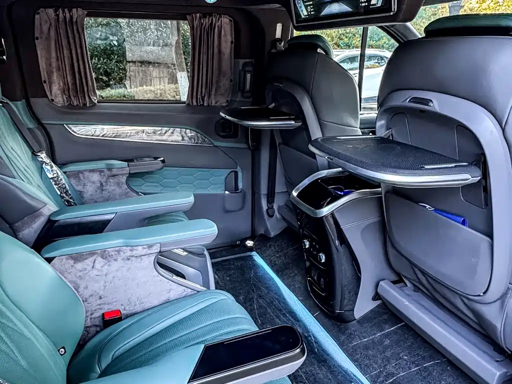 Ford Tourneo 2026 — фото 18
