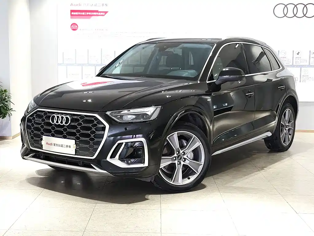 Audi Q5L 2022 — фото 1