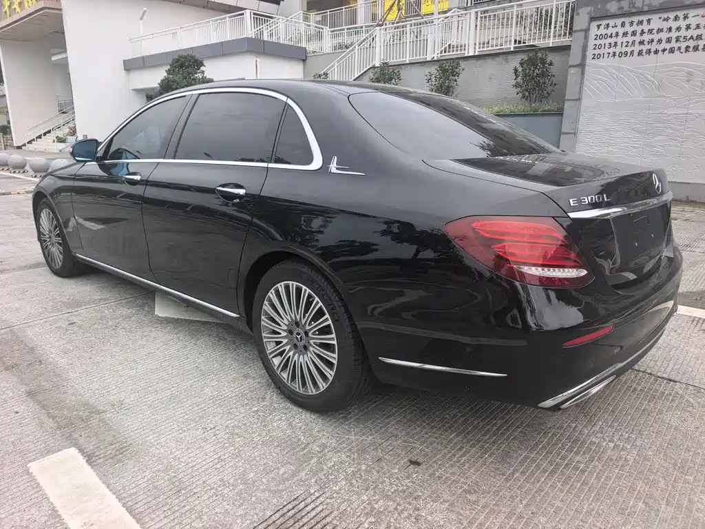 Mercedes-Benz E-Class 2020 — фото 7