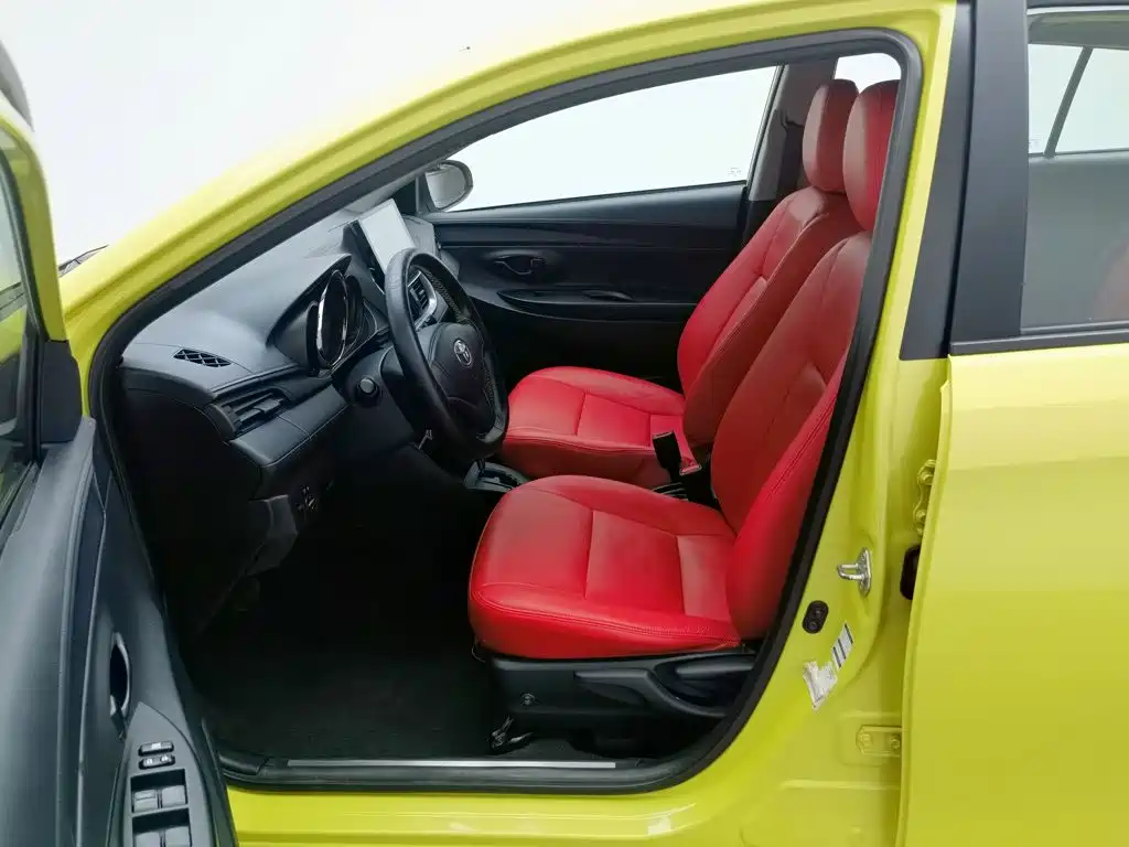 Toyota Yaris L 2016 — фото 10