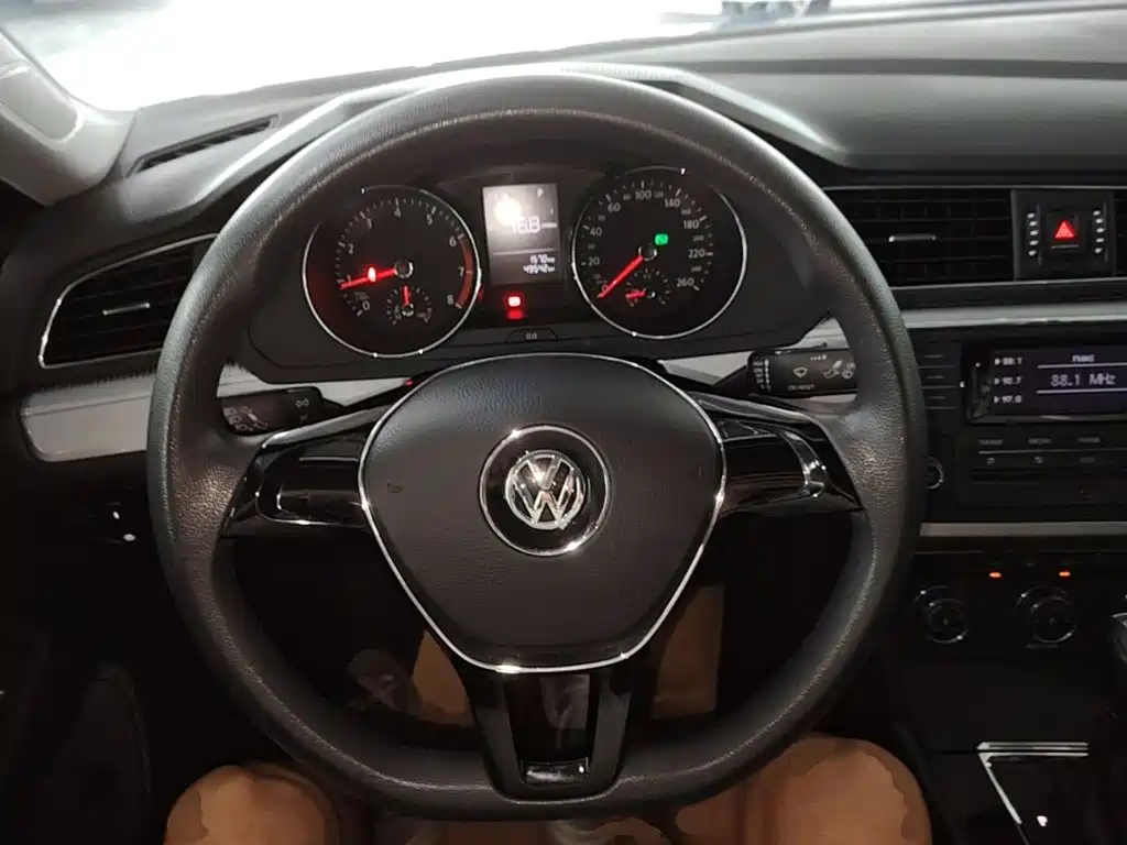 Volkswagen Lamando 2018 — фото 11