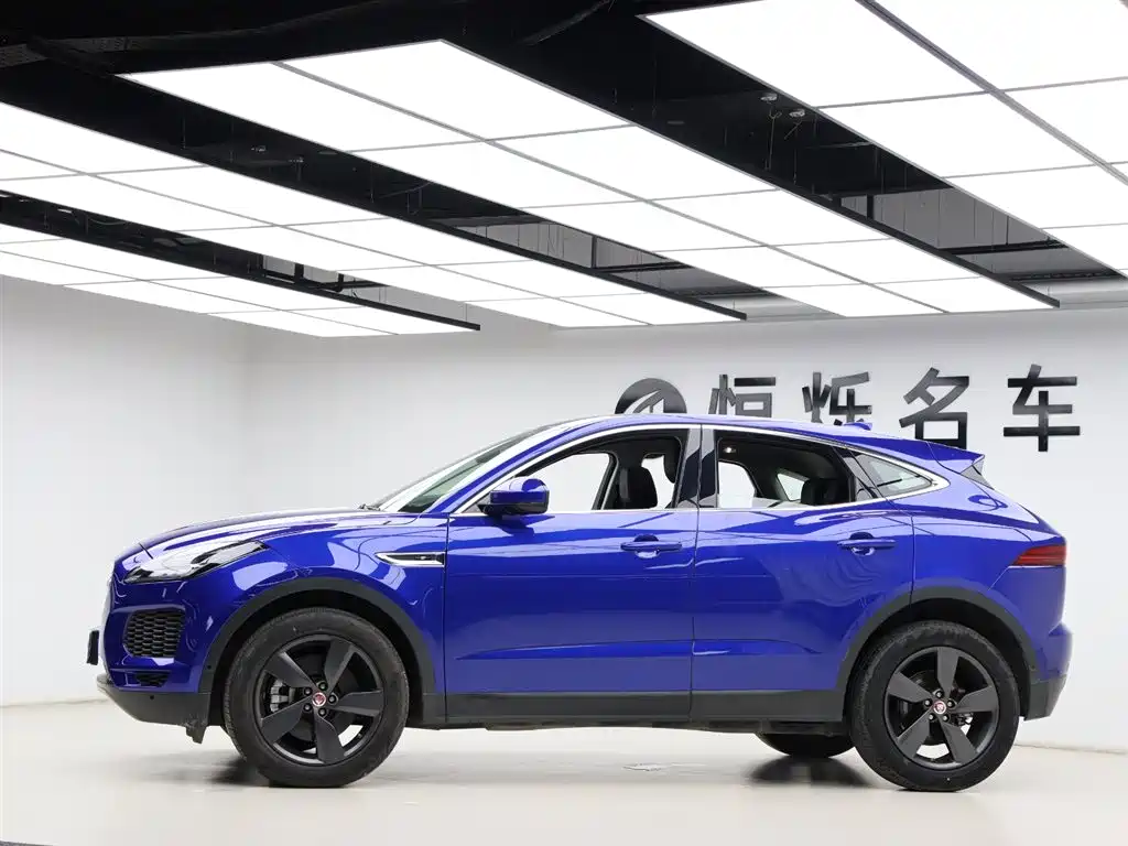 Jaguar E-PACE 2021 — фото 28