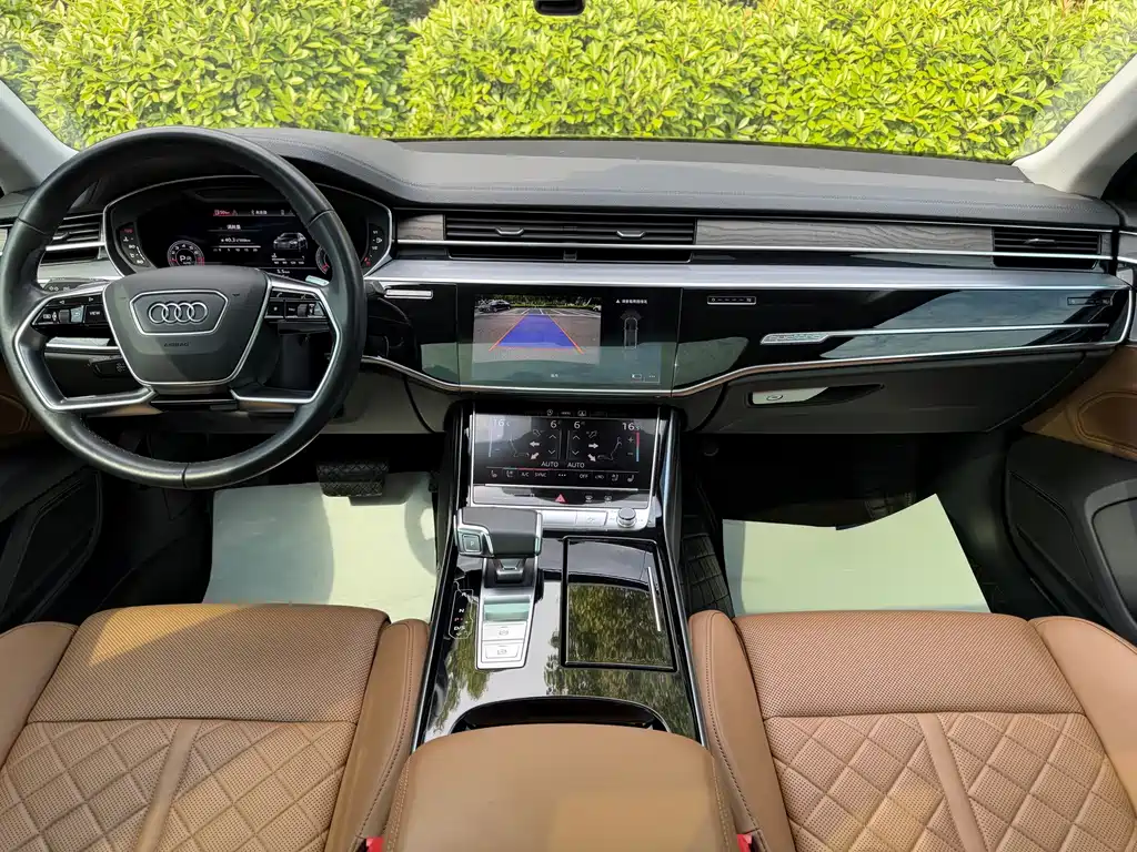 Audi A8 2021 — фото 13