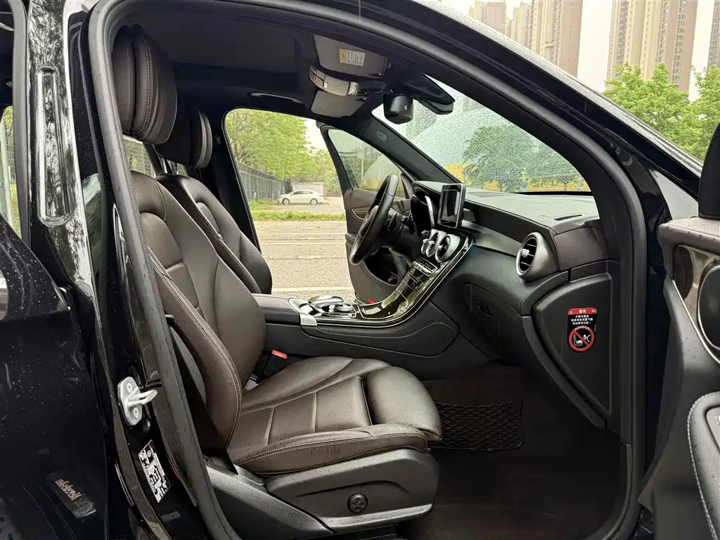 Mercedes-Benz GLC 2018 — фото 15