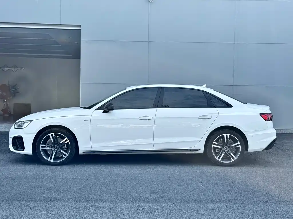 Audi A4L 2020