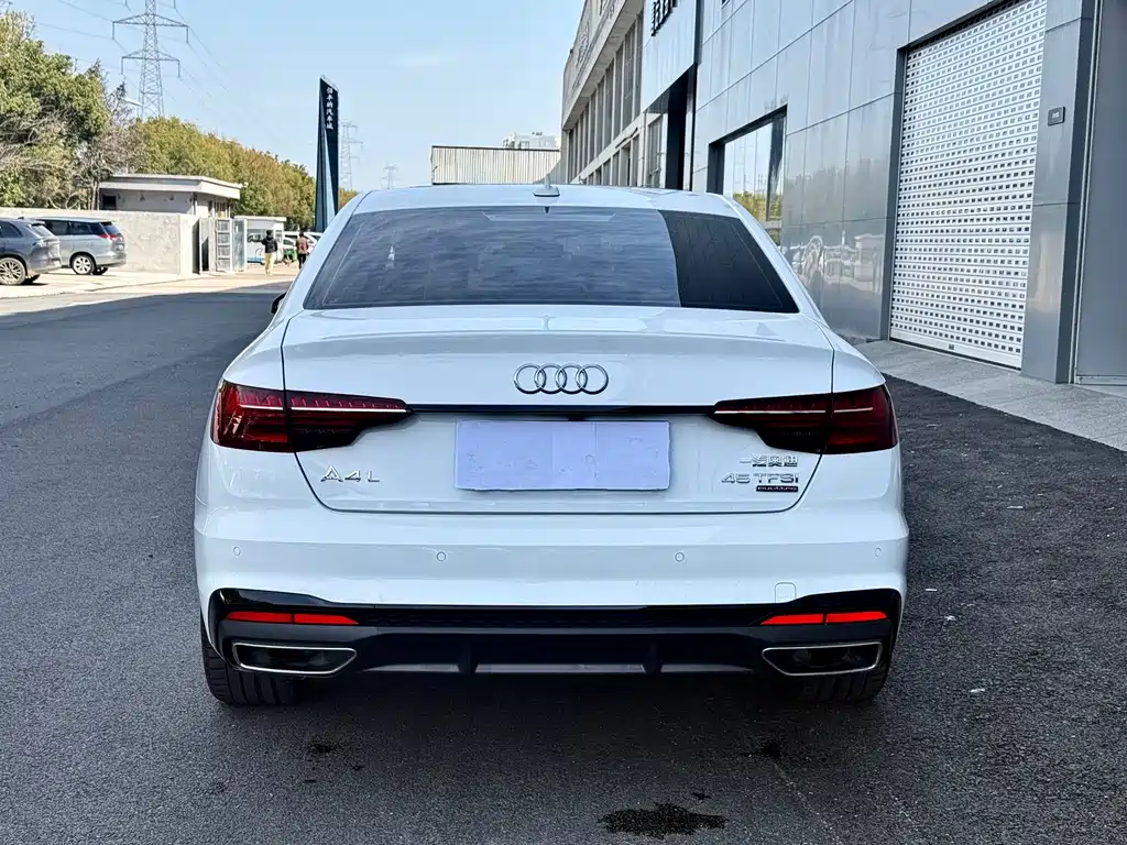 Audi A4L 2020 — фото 15