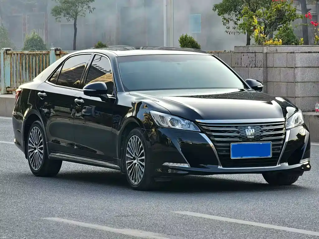 Toyota Crown 2019 — фото 3
