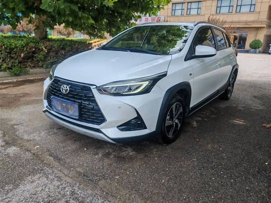 Toyota Yaris L 2021