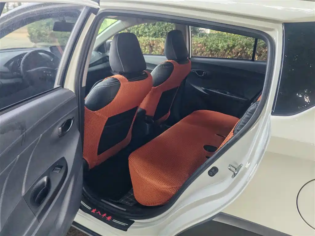 Toyota Yaris L 2021 — фото 14