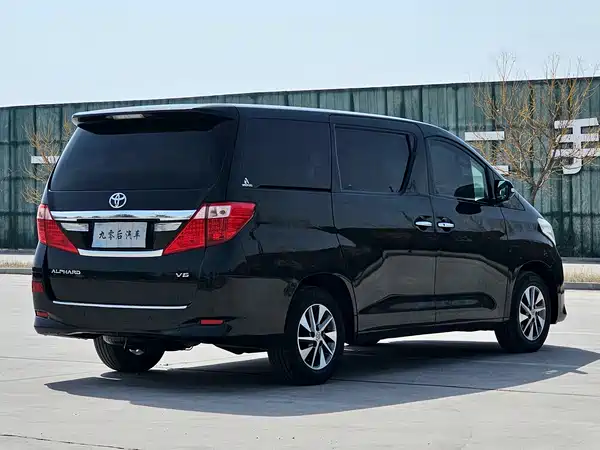 Toyota Alphard 2012
