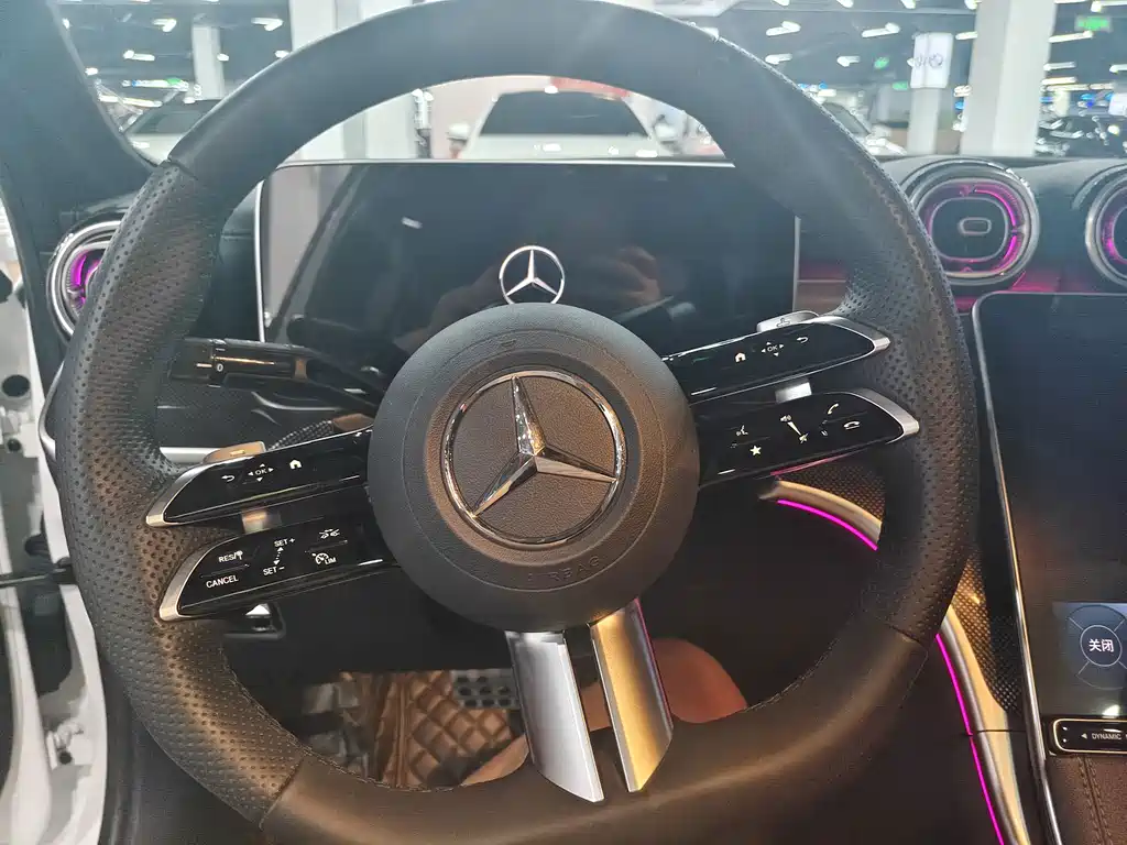 Mercedes-Benz C-Class 2024