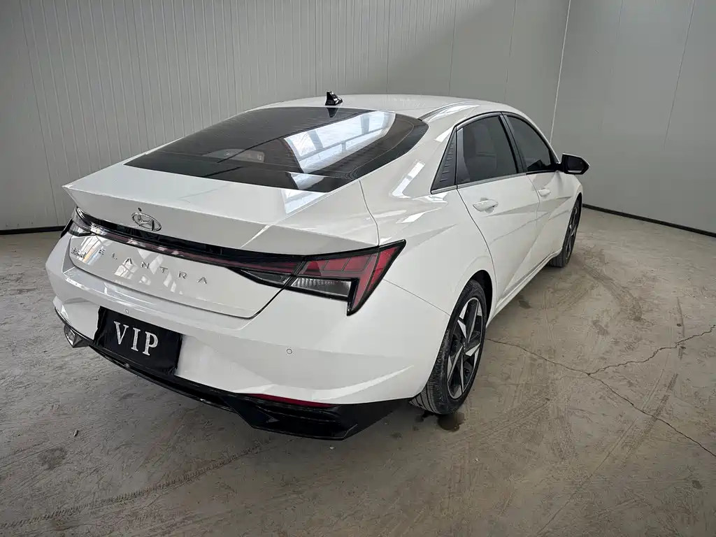 Hyundai Elantra 2023