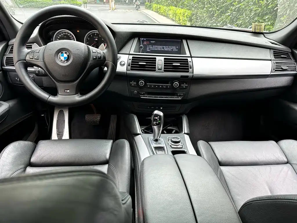 BMW X5 M 2011 — фото 15