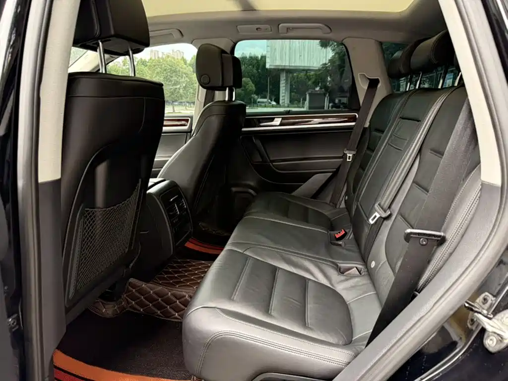 Volkswagen Touareg 2015 — фото 18