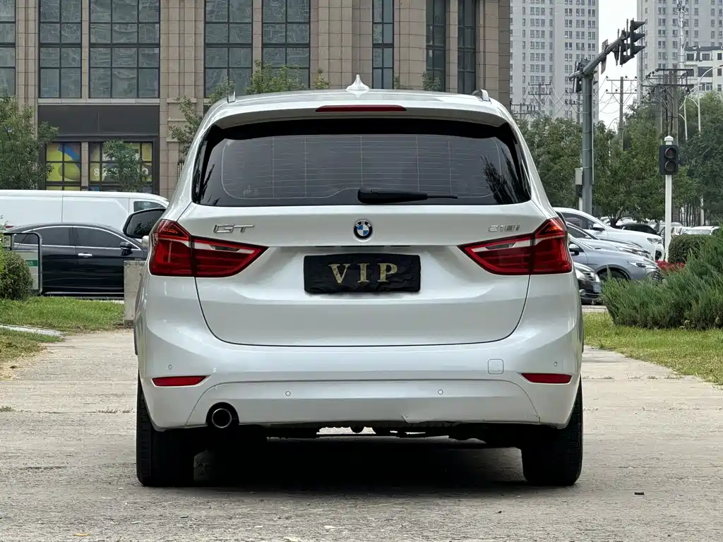 BMW 2 Series Wagon 2017 — фото 4