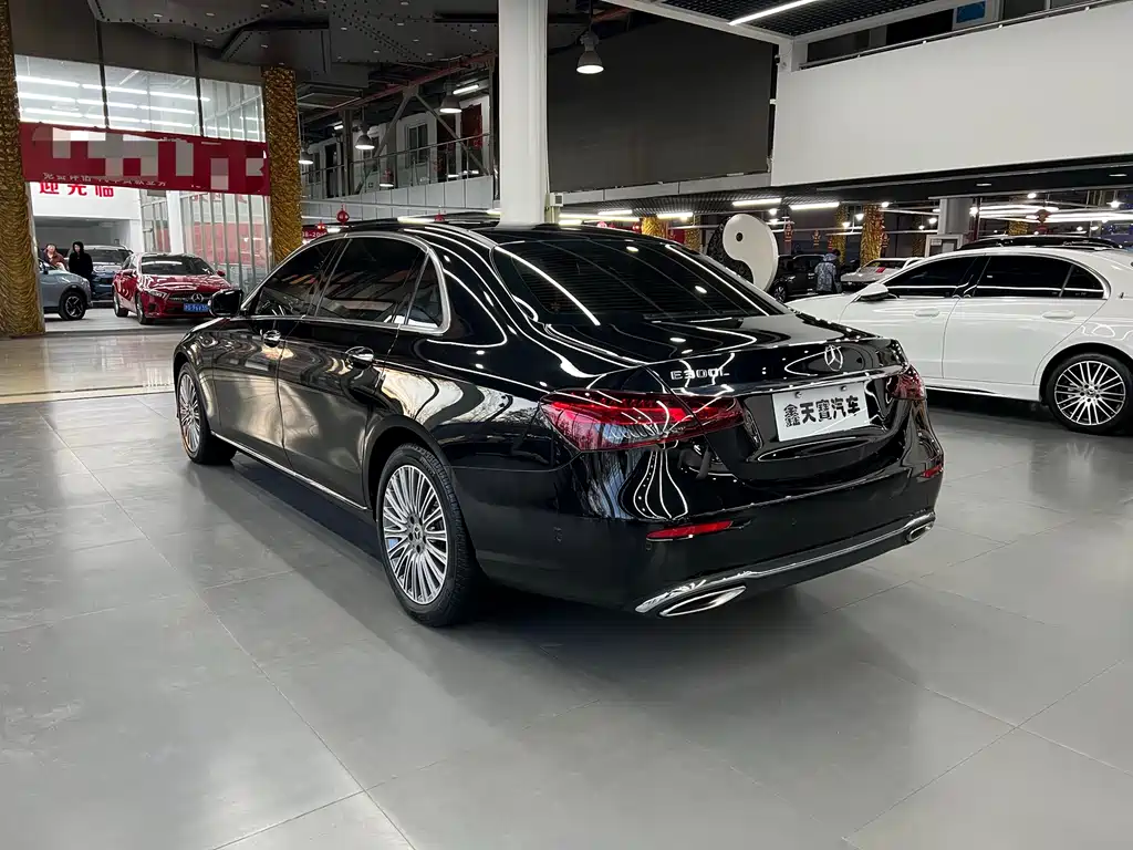 Mercedes-Benz E-Class 2022 — фото 2