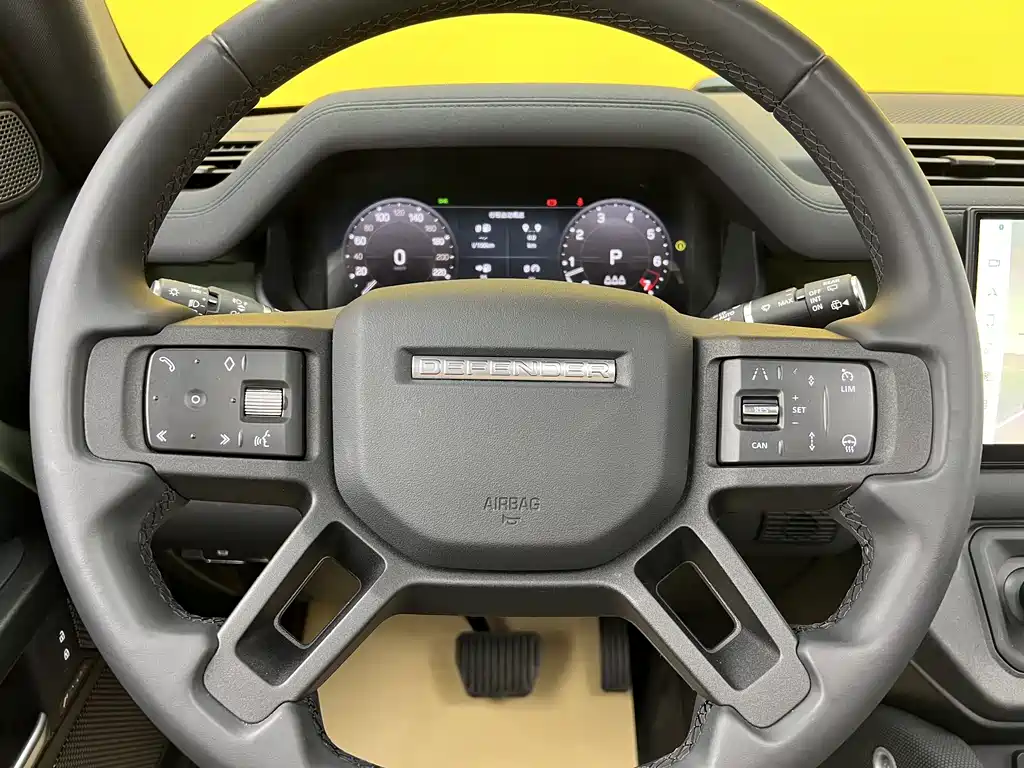 Land Rover Defender 2023 — фото 13