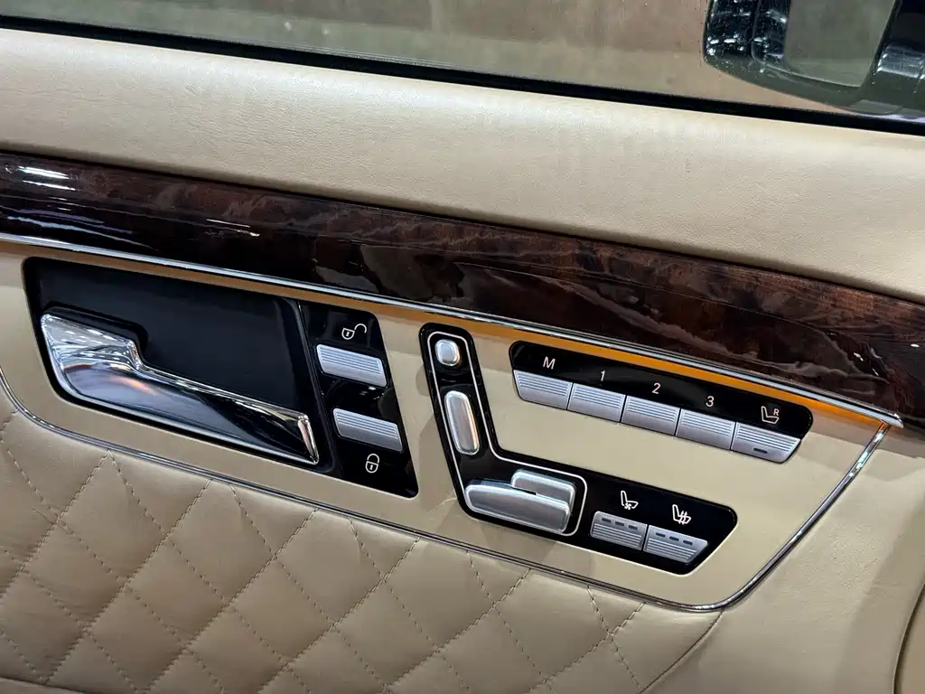 Mercedes-Benz S-Class AMG 2011 — фото 15