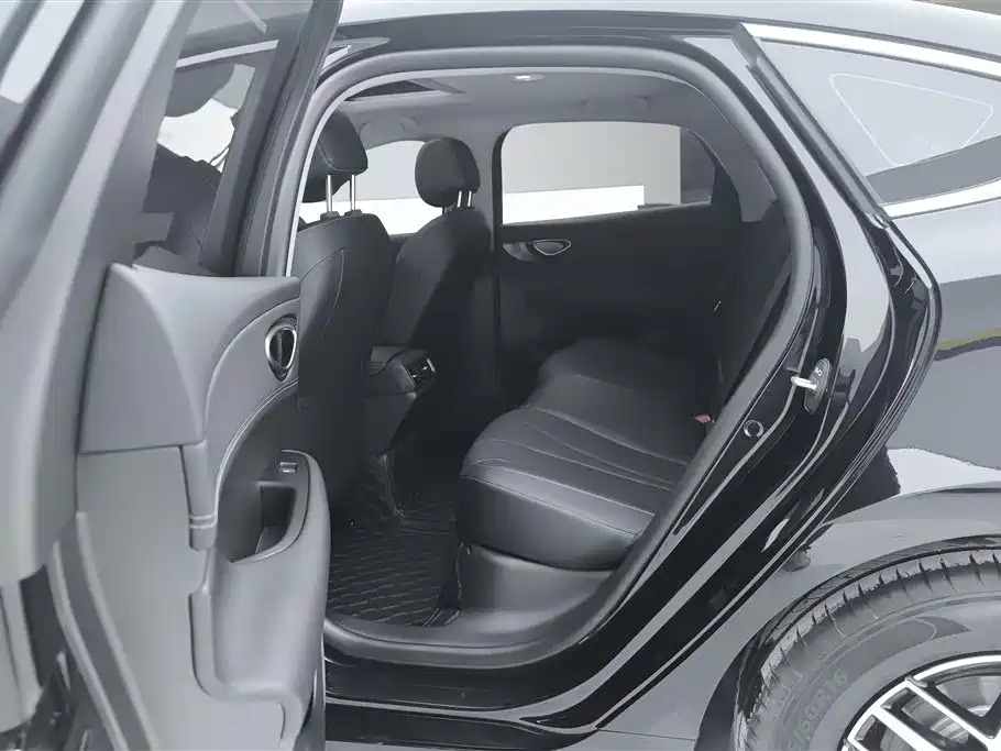 BYD Seal 05 DM-i 2025 — фото 11