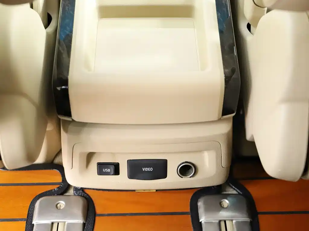 Toyota Alphard 2014 — фото 15