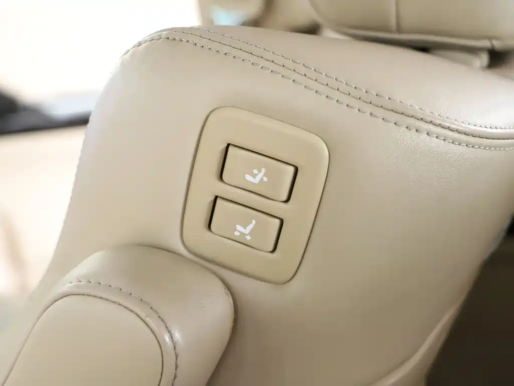 Toyota Alphard 2014 — фото 22