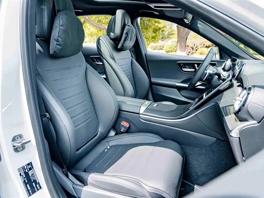 Mercedes-Benz C-Class 2025 — фото 16