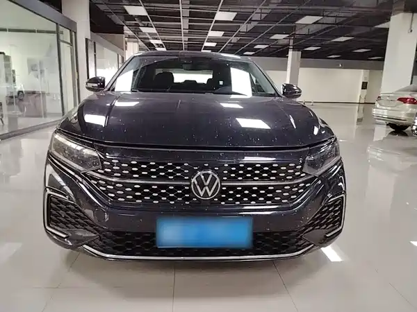 Volkswagen Passat 2023