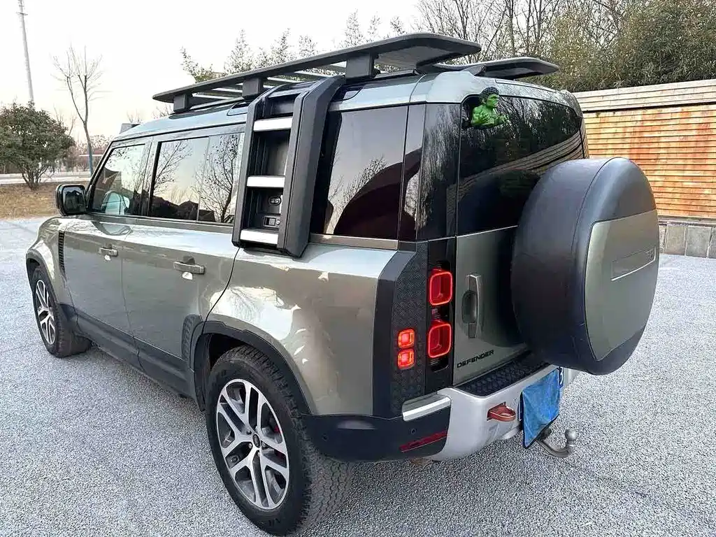 Land Rover Defender 2021 — фото 8