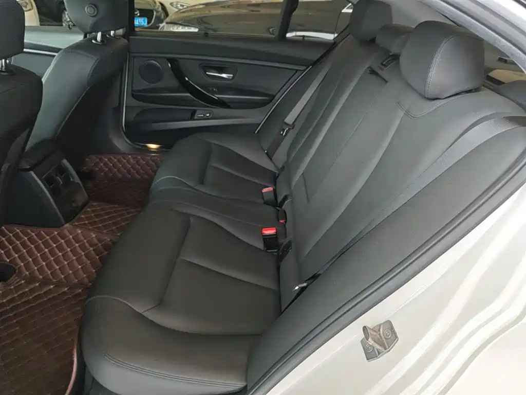 BMW 3 Series 2016 — фото 17
