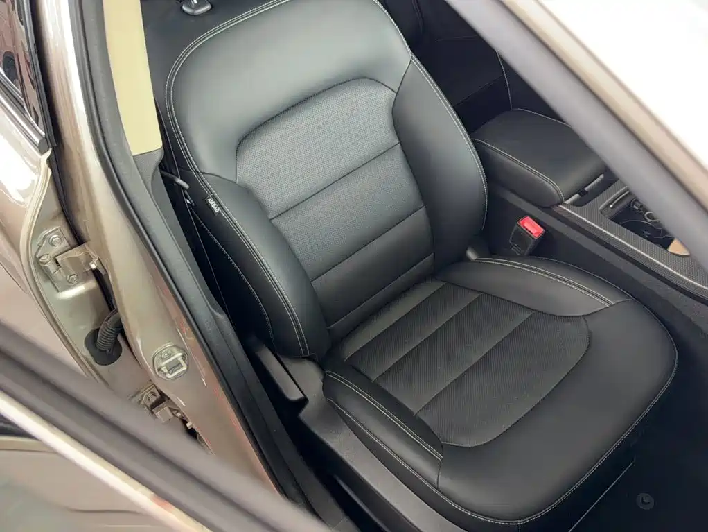 Geely Emgrand GS 2017 — фото 11
