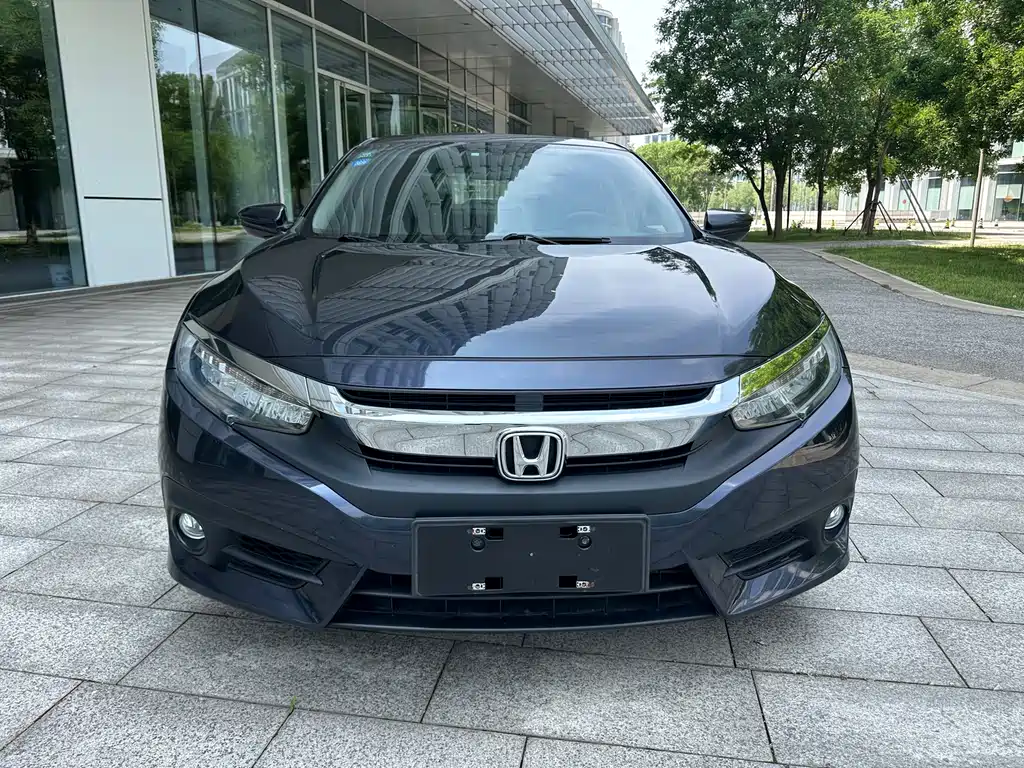 Honda Civic 2017 — фото 2