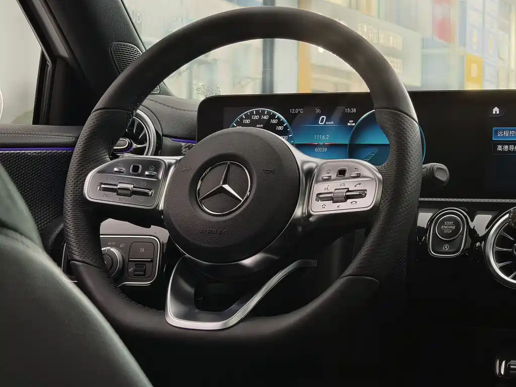 Mercedes-Benz A-Class 2023 — фото 11
