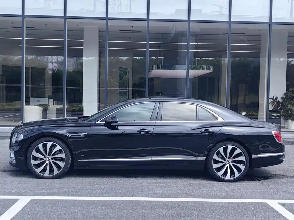 Bentley Flying Spur 2023 — фото 8